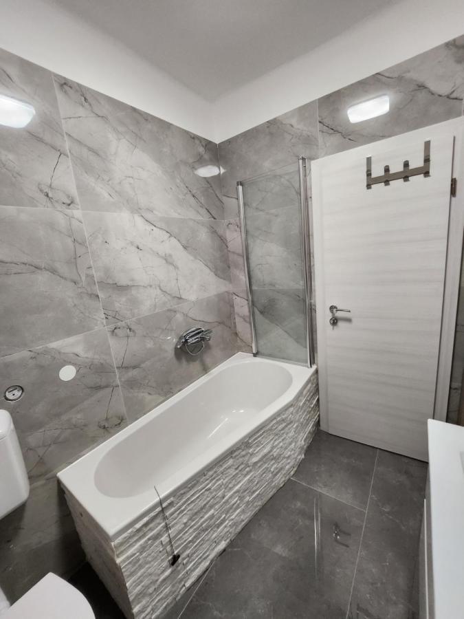 Airport Split Appartement Kaštel Štafilić Buitenkant foto