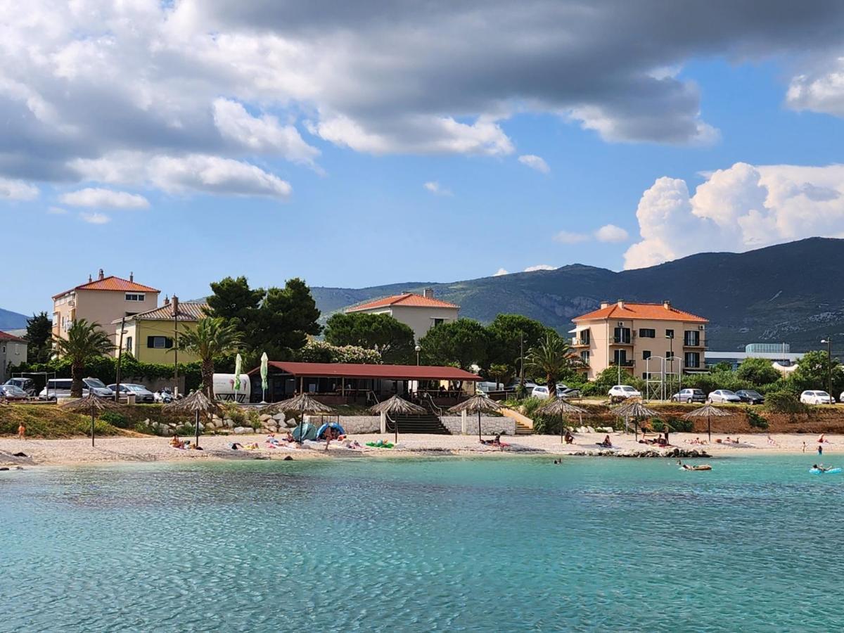 Airport Split Appartement Kaštel Štafilić Buitenkant foto