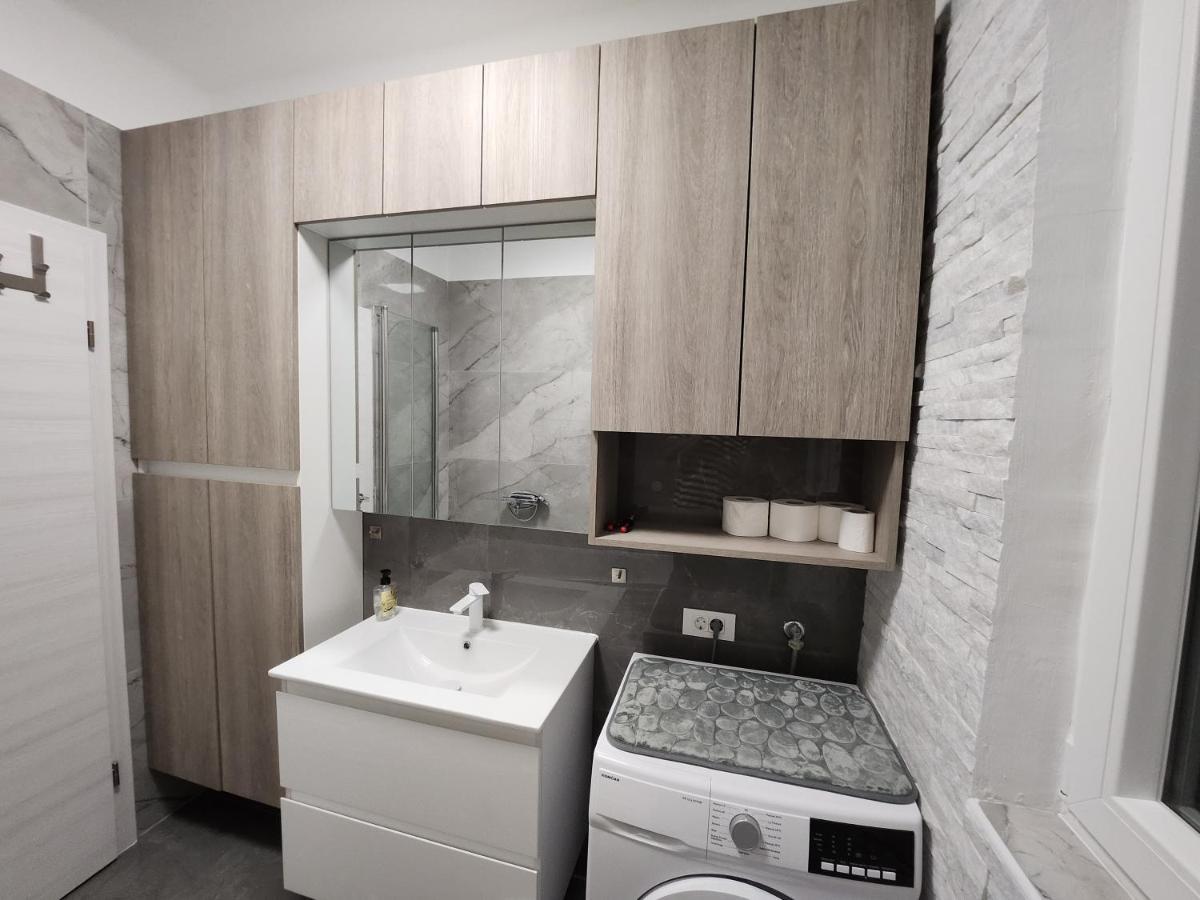 Airport Split Appartement Kaštel Štafilić Buitenkant foto